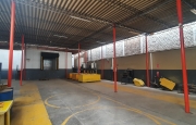Miniatura 5 de Tremendo Local para Almacenes muy cerca al Mercado La Unión