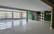 Miniatura 12 de Magnífico Local Comercial en Avenida Comercial