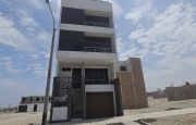 Miniatura 1 de Casa de Estreno con Piscina y Terraza en Trujillo - Vive el Placer de lo Exclusivo